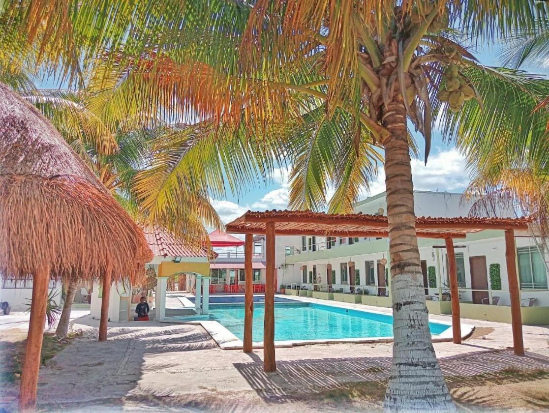 Pelican Inn At Las Dunas Chelem Exterior photo